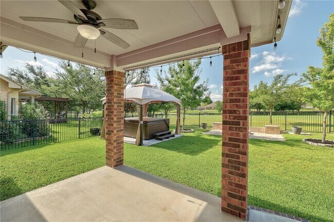 Building Photo - 1709 Woodvista Pl