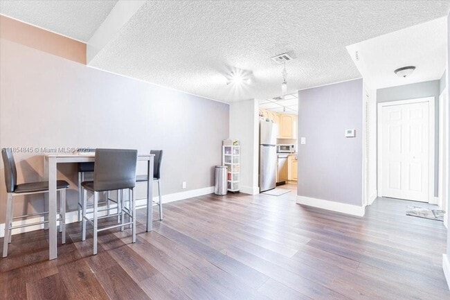 Building Photo - 8105 Lagos De Campo Blvd