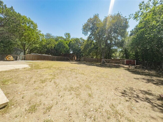 Building Photo - 1335 Belvin St