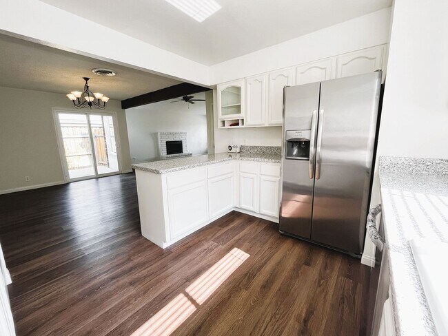 Building Photo - Turnkey 3-Bedroom Home with Modern Upgrade...