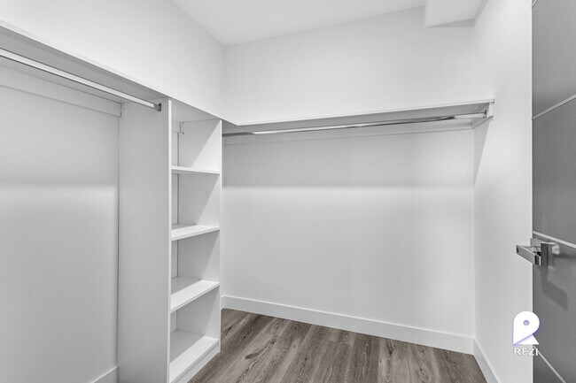 Building Photo - 7040 Woodman Ave