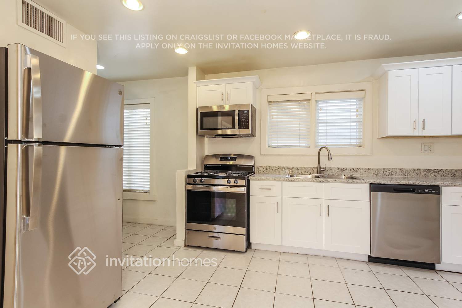 Building Photo - 1046 E Indianola Ave