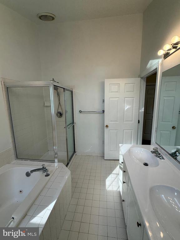 Building Photo - 17301 Pacific Rim Terrace