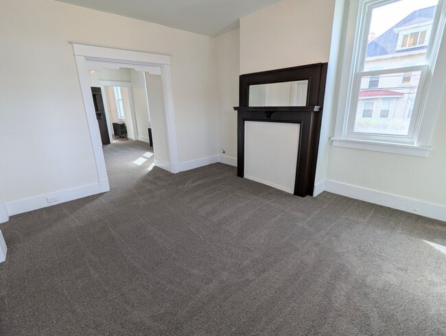 Building Photo - bee1429