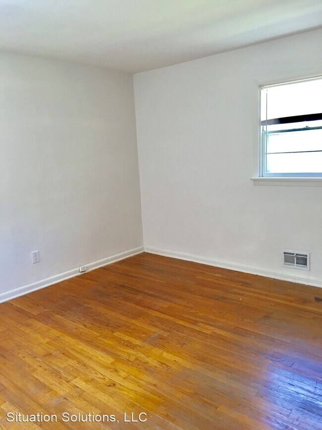 Building Photo - 3 br, 2 bath House - 1033 Georgetown Rd