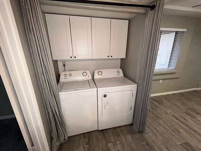 Building Photo - 12221 W Bell Rd