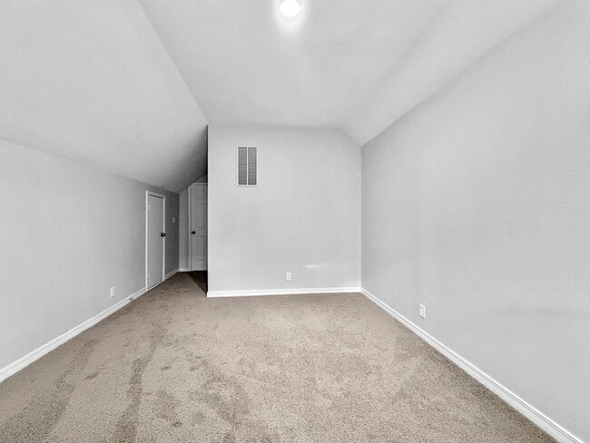 Building Photo - 3308 W Quincy St
