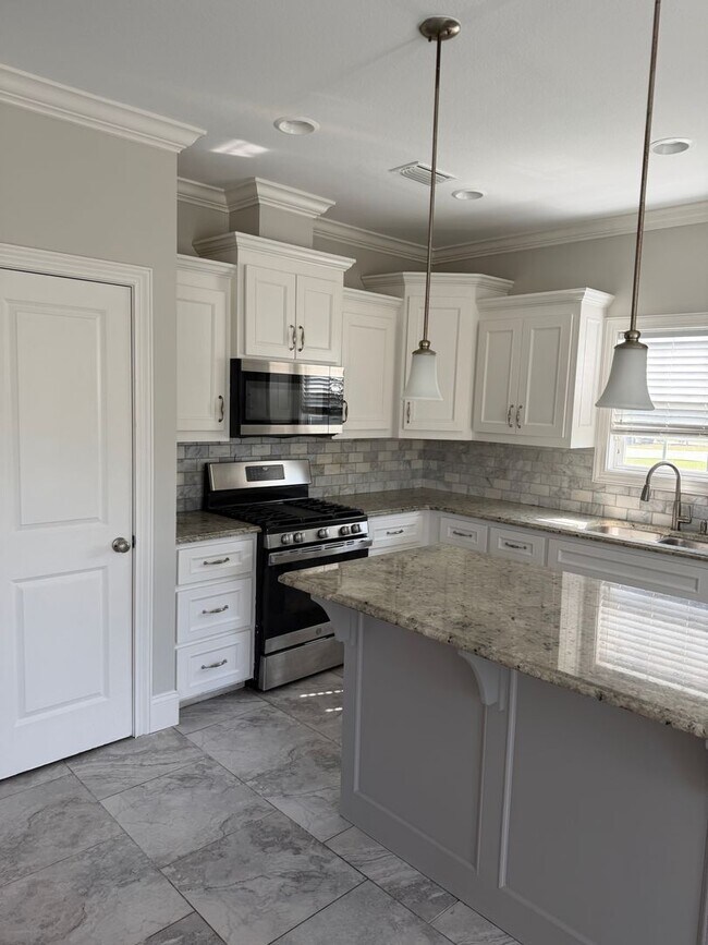 Building Photo - Home in Hahira