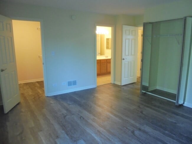 Building Photo - 3110 Ronan Dr