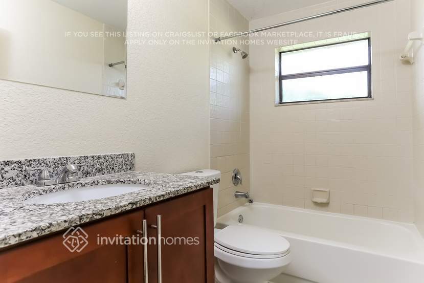 Building Photo - 7441 Douglas St