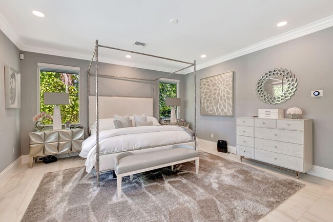 Building Photo - 5747 Paddington Way