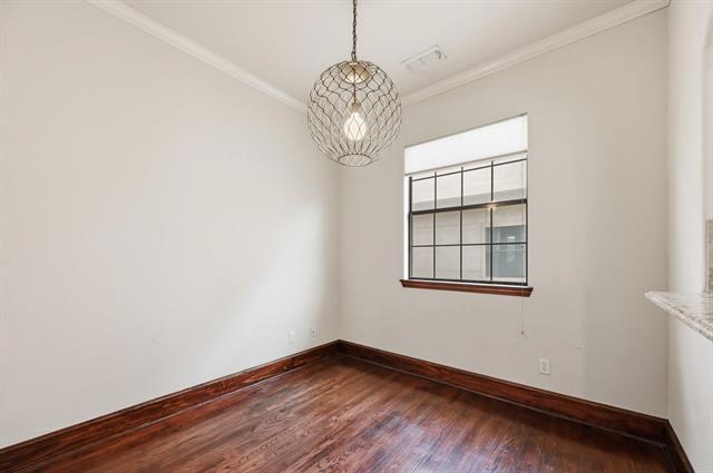 Building Photo - 1020 Pavillion St