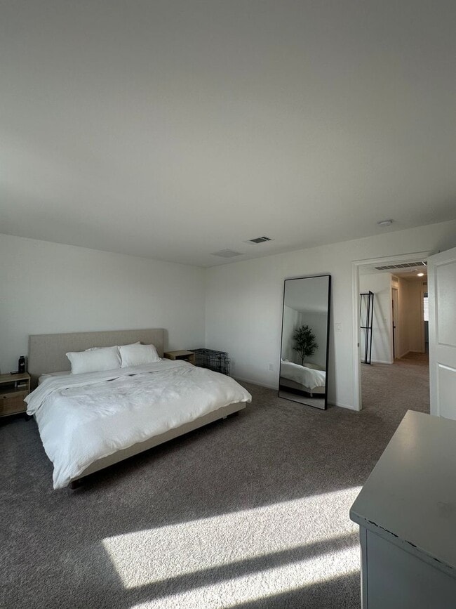 Building Photo - Beautiful Las Vegas Home!