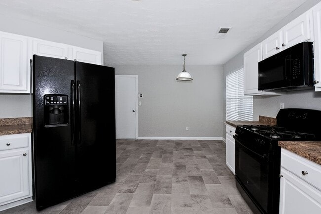 Building Photo - 60 Lassiter Dr