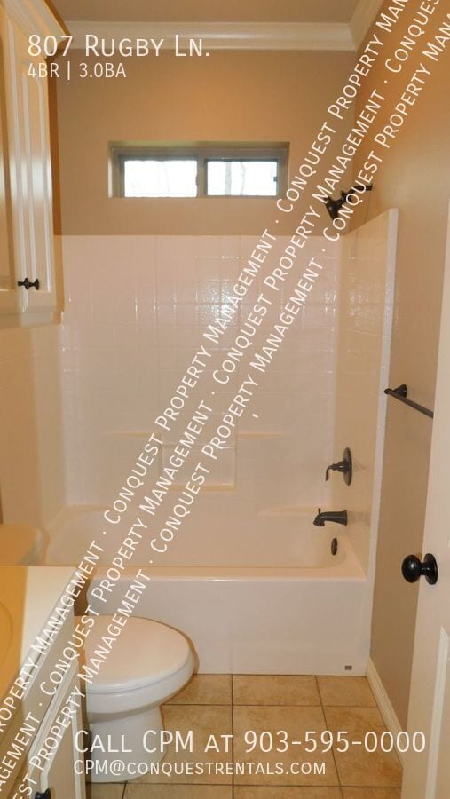 Building Photo - 807 Rugby Ln