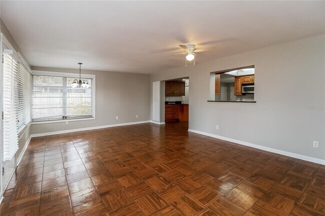 Building Photo - 5133 Oak Hill Dr