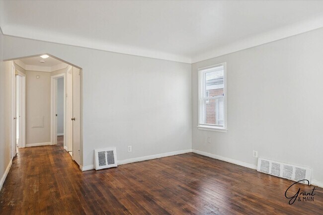 Building Photo - 2 bedroom - 2 bath - Detroit gem - $1200