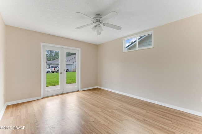 Building Photo - 121 Bob White Ct