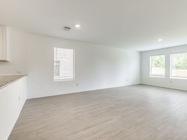 Building Photo - FREE AUGUST RENT + Brand New Home + Edmond...