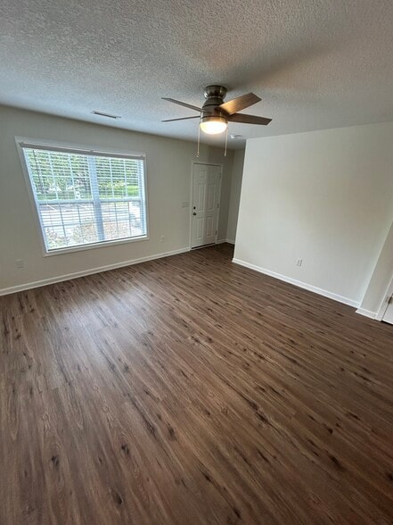 Building Photo - 53 Meadow Glen Ct