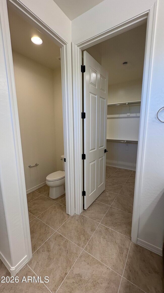 Building Photo - 5602 W Mauna Loa Ln