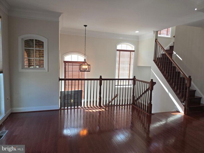 Building Photo - 25550 Oak Medley Terrace
