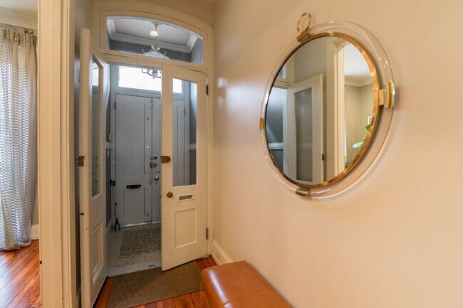 Building Photo - 206 S 43rd St
