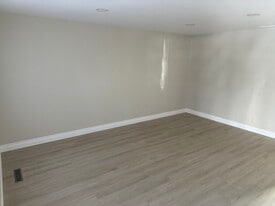 Building Photo - 3277 Alma St