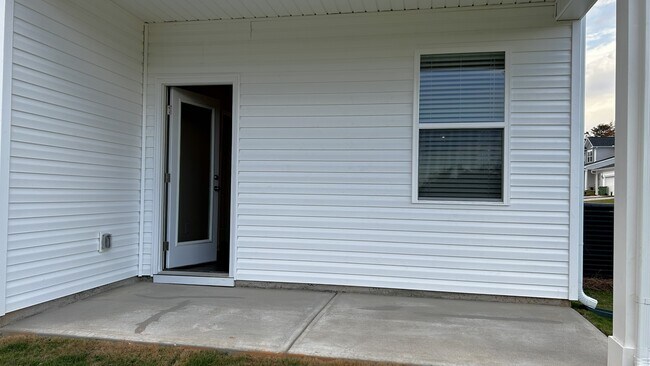 Building Photo - 210 Timber Fls Dr