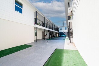 Building Photo - 912 Church St