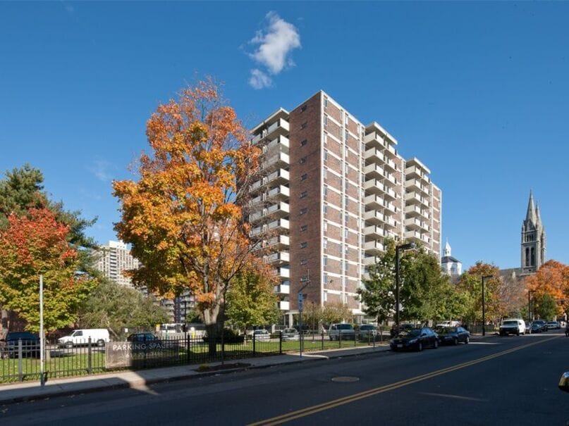 Building Photo - 1607 Tremont St