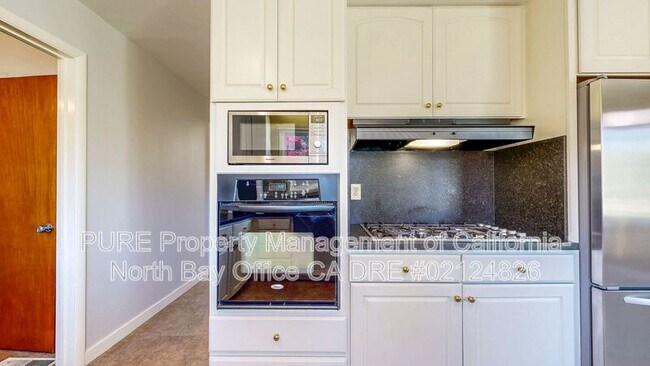 Building Photo - 1827 Creekside Rd