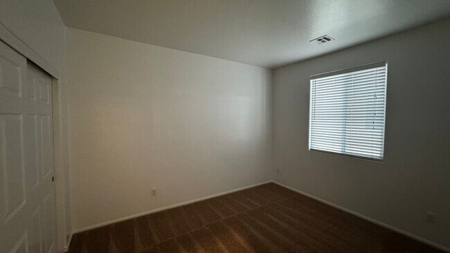 Building Photo - NW 3 BDRM Plus Loft