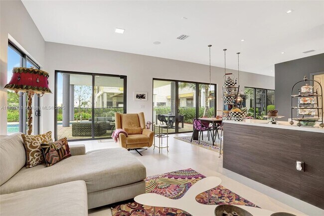 Building Photo - 16709 Botaniko Dr N