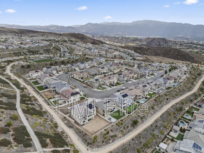 Building Photo - 28649 Windbreak Tr