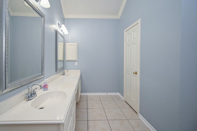 Building Photo - 4606 Topaz Trail Dr