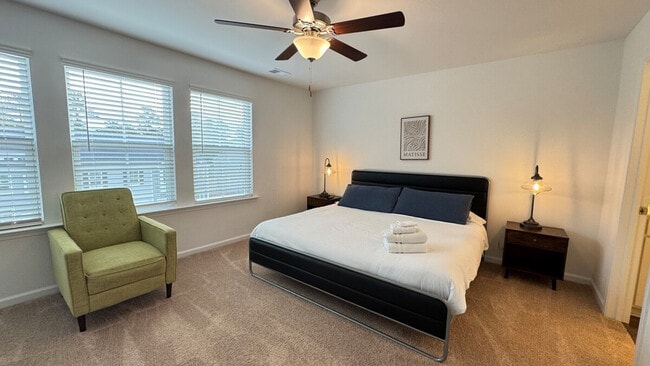 Building Photo - 153 Roxanne Dr