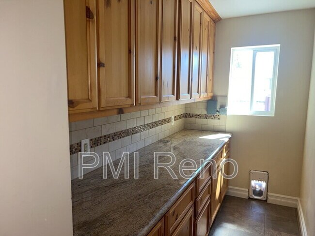 Building Photo - 2856 Waterfield Dr