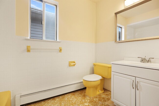 Building Photo - 711 Bergen St