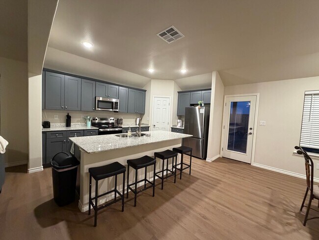 Building Photo - 1416 Bajada Street