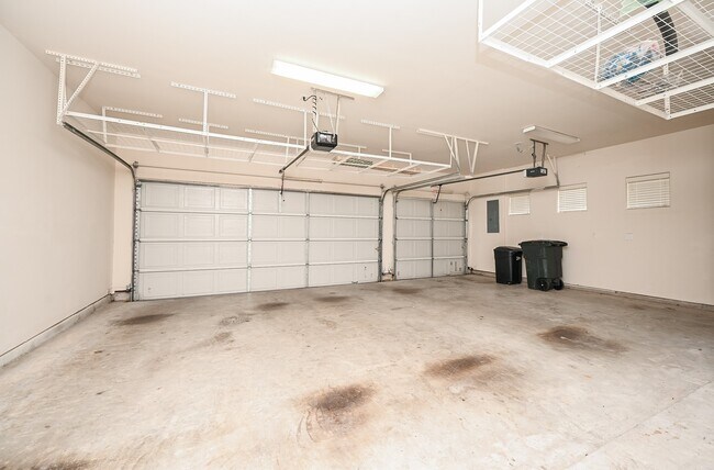 Building Photo - 9546 London Bridge Station