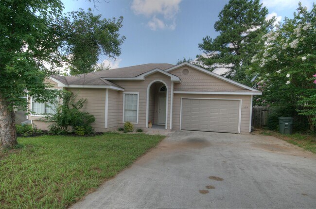Building Photo - 105 Oakline Dr