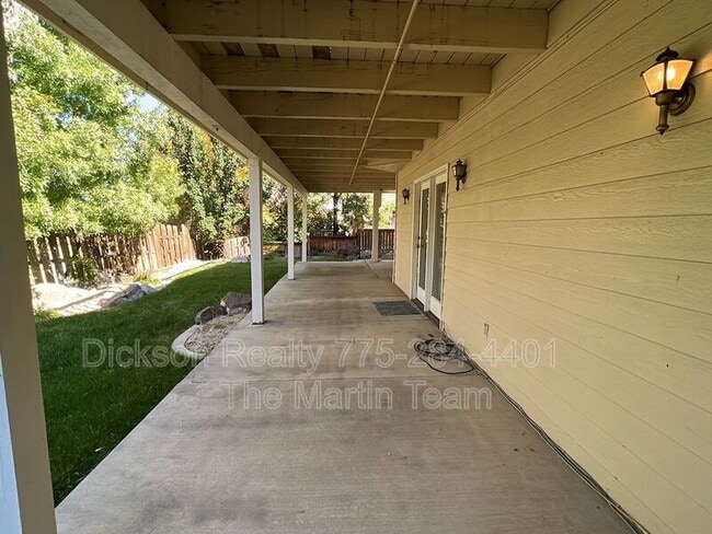 Building Photo - 3245 Marthiam Ave