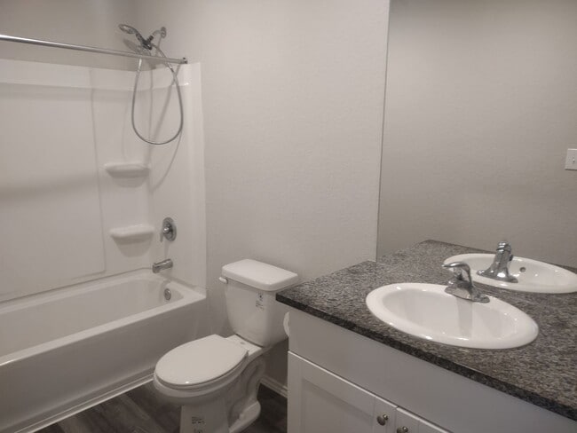 Building Photo - Charming 3 bedroom in Republic Creek!