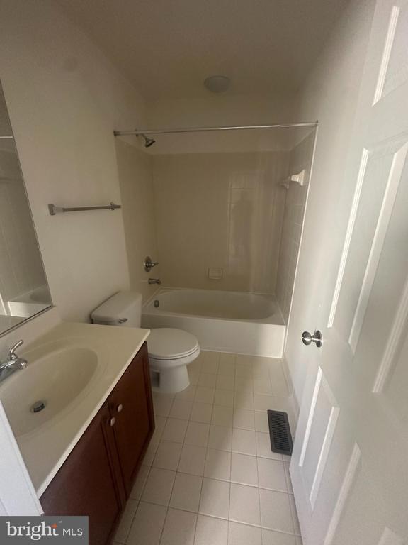 Building Photo - 15715 John Diskin Cir
