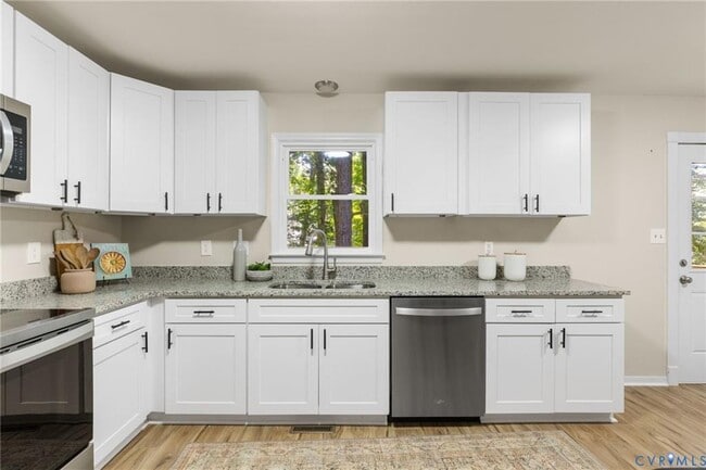 Building Photo - 13803 Deer Run Cir