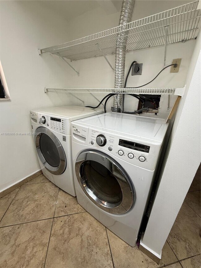 Building Photo - 10253 NW 9th St Cir