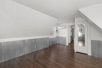 Building Photo - Charming  2BR 1.5Bath South City Home in Prime Dogtown Location