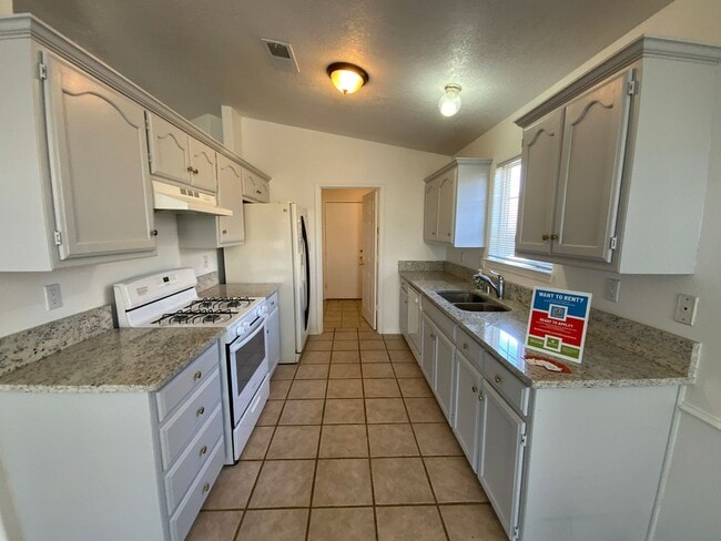 Building Photo - 3 Bedroom Single Story Home Available Near Irving Blvd NW & Eagle Ranch Rd!