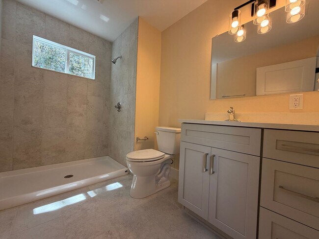 Building Photo - 4409 NW 31st Ave